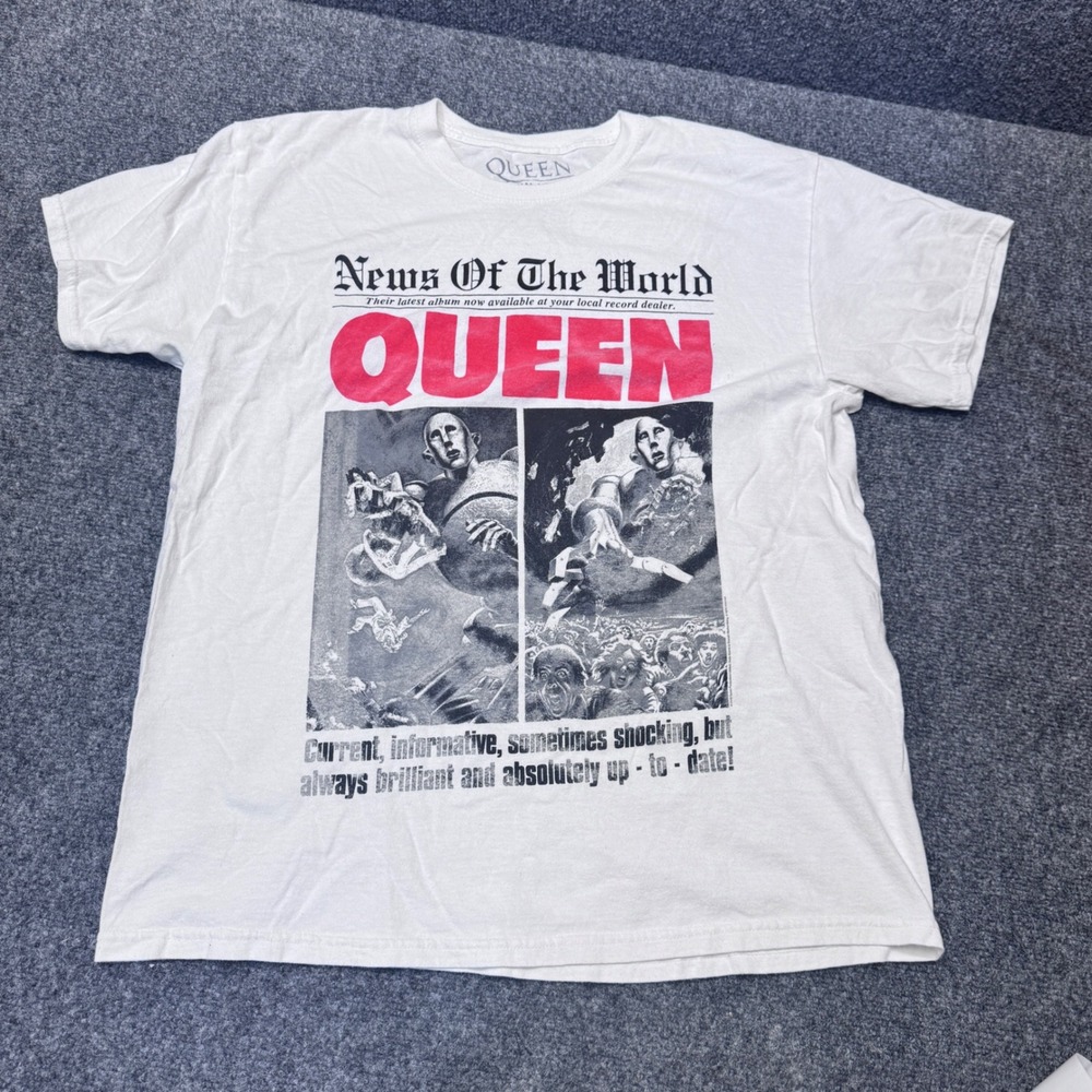 Queen News Of The World Graphic T-Shirt Mens M White Rock Band Merch Retro Tee
